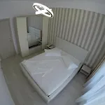 911 Apartment *