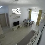 911 Apartment Mamaia