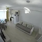 911 Apartment *