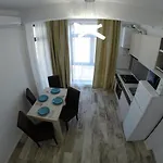 911 * Mamaia