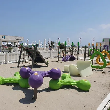 911 Mamaia