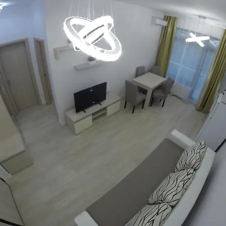 911 Mamaia